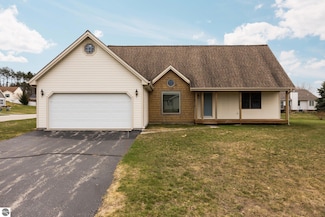 5111 Arlington Ln, Traverse City, MI 49685