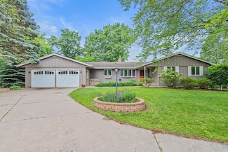 815 Hazel Ct, Saint Paul, MN 55120