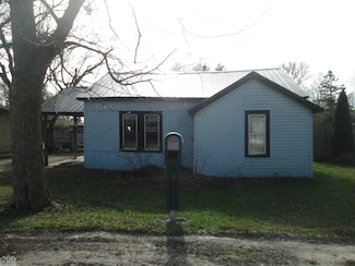 915 Bruce St, Marine City, MI 48039