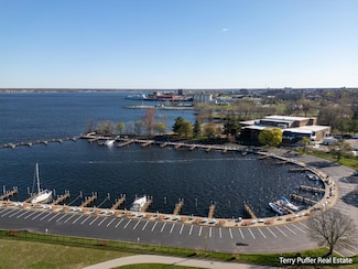 952 Boardwalk Cove Dr, Muskegon, MI 49441