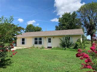 805 Brenda St, New Florence, MO 63363