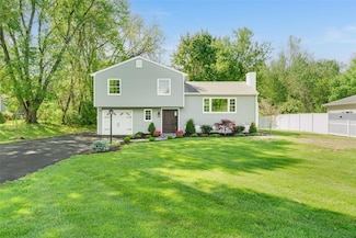 5 Helen Dr, Wappingers Falls, NY 12590