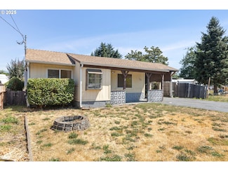 141 5th St, Winston, OR 97496
