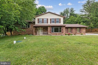 1211 Wynside Ln, Hampstead, MD 21074