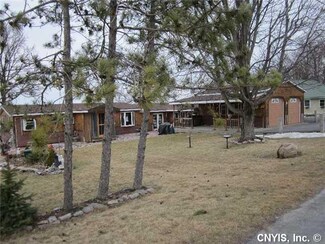 21033 Storrs Rd, Sackets Harbor, NY 13685