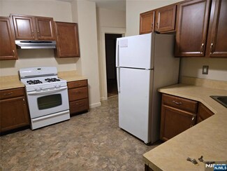 10 Orchard St Unit 2nd fl, Elmwood Park, NJ 07407