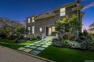 56 S Country Rd, Westhampton, NY 11977