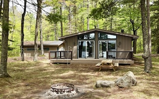 9039 Sunshine Dr, Tomahawk, WI 54487