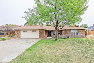 1005 Bennett Dr, Dumas, TX 79029