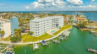 610 Island Way Unit 302, Clearwater Beach, FL 33767