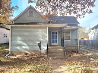 705 S 11th St, Herrin, IL 62948