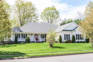 35 Farmington Cir, Feeding Hills, MA 01030
