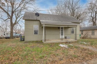 805 W Ohio St, Butler, MO 64730