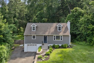 25 Hillside Cir, Brookfield, CT 06804