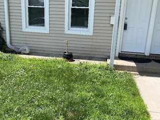28 Spring St, Enfield, CT 06082