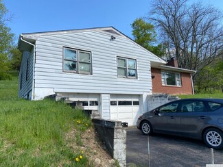 90 Worth Ave, Hudson, NY 12534