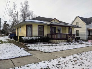 214 S Main St, Otterbein, IN 47970
