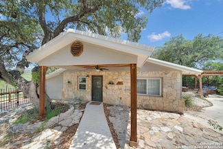 690 Windrush, Canyon Lake, TX 78133