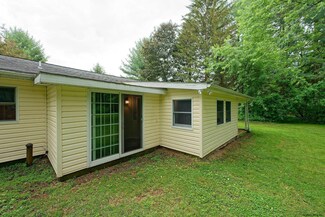 16 Robin Rd, Kinderhook, NY 12106