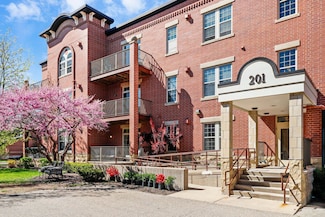 201 E Lane St Unit 103, Sun Prairie, WI 53590