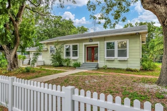 2906 9th Ave W, Bradenton, FL 34205