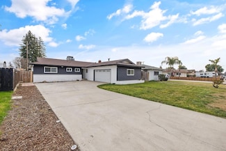 921 W Princeton Ave, Visalia, CA 93277
