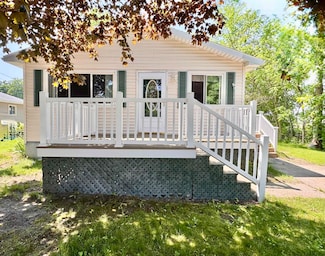 319 Countryview Ln, Auburn, MI 48611