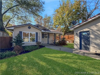 168 Caulfield Ave, Camdenton, MO 65020