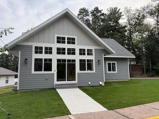 572 E Chicago Ave, Minocqua, WI 54548