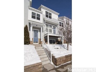 1687 1687 Village-Trail-e, Maplewood, MN 55109