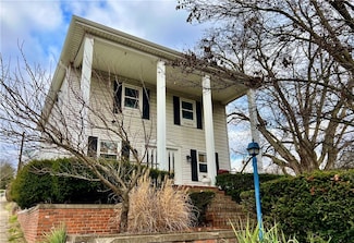 400 Elwyn Ave, Springdale, PA 15144