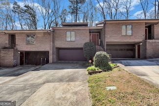 5545 Circlestone Ln, Stone Mountain, GA 30088