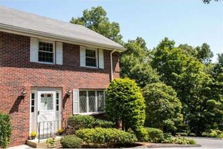 21 Westerly St Unit 17, Wellesley, MA 02482