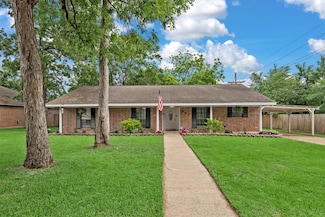 227 Oak Hollow St, Conroe, TX 77301