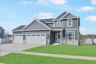 2204 Prairie Rose Dr, Mahomet, IL 61853