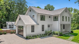 41 Montauk Ave, East Hampton, NY 11937