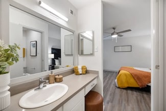 2800 S Ashford Rd Unit 2224, Houston, TX 77082