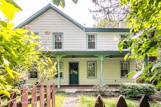 33 Tannery Brook Rd, Woodstock, NY 12498