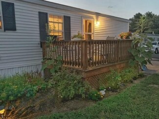 43 Columbia Dr, Newmarket, NH 03857