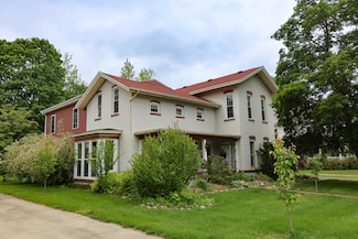 317 Evans St, Jonesville, MI 49250