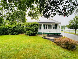 501 Maple St, Lakehurst, NJ 08733