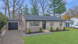 6 Hilton Ave, Riverside, RI 02915