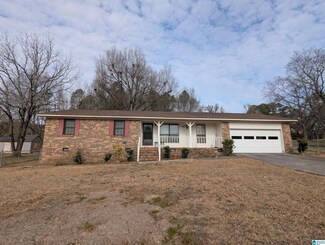 2008 Mayfield Dr, Gadsden, AL 35901