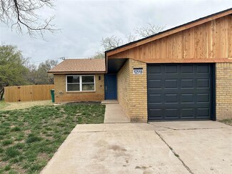 12519 SW 2nd St, Yukon, OK 73099