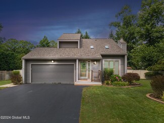 727 Hampshire Seat, Schenectady, NY 12309