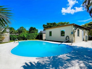 1423 NE 175th St, North Miami Beach, FL 33162