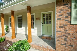 5254 Corinth Dr, Stone Mountain, GA 30087