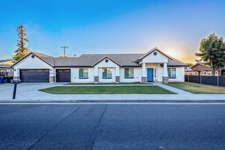1451 N Oaks St, Tulare, CA 93274