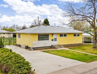 724 Riverview Dr E, Great Falls, MT 59404