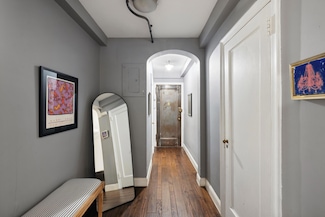 424 E 52nd St Unit 2D, New York, NY 10022
